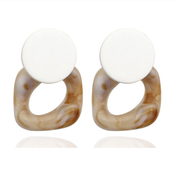 Cercei moderni din acril pentru femei