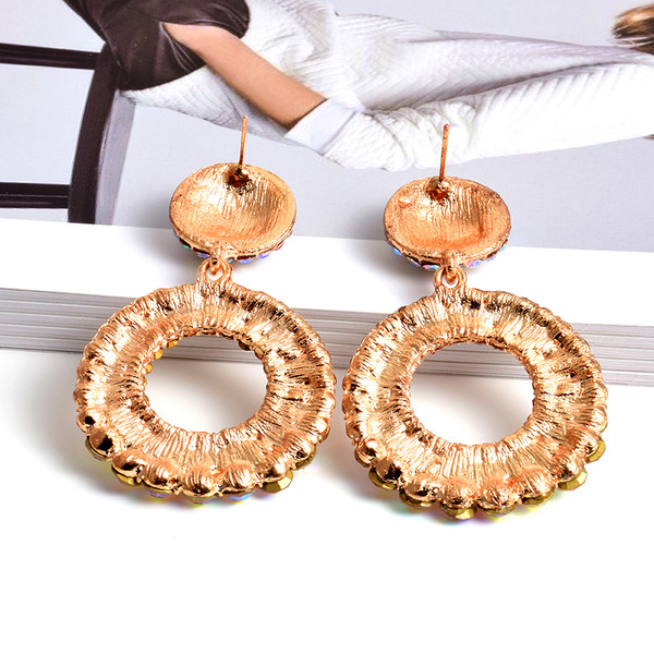 Cercei mari de dama acoperiti cu pietre