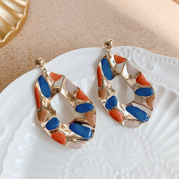 Cercei de dama moderni din metal cu pietre