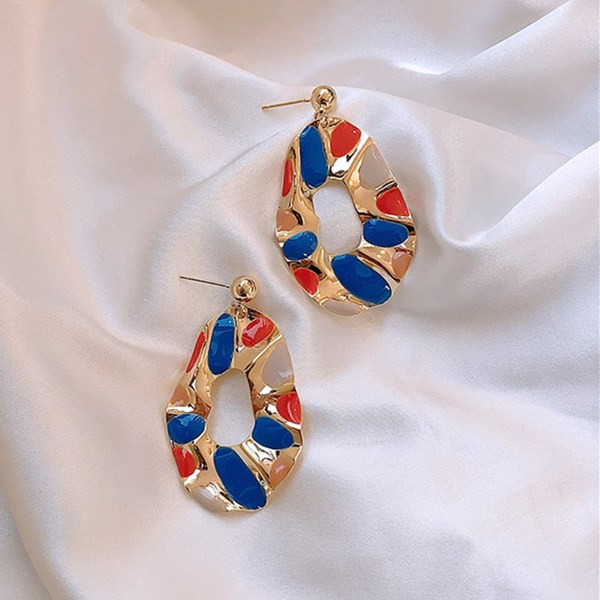 Cercei de dama moderni din metal cu pietre