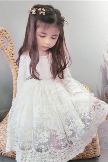 Κομψό παιδικό φόρεμα με δαντέλα και μακριά μανίκια