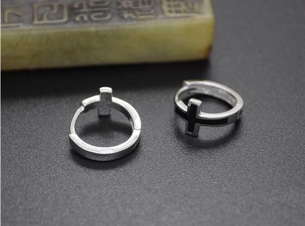 Cercei casual de dama in forma rotunda cu cruce