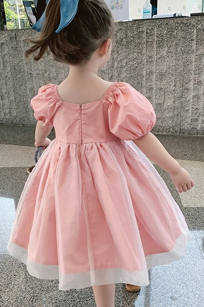 Rochie de copii croita pentru fete cu maneci scurte si tul