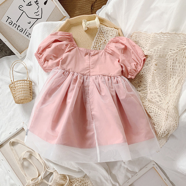 Rochie de copii croita pentru fete cu maneci scurte si tul