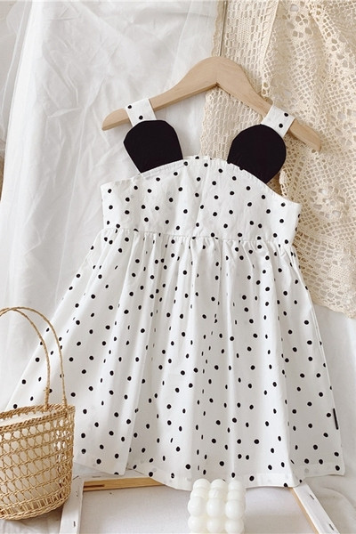 Rochie pentru fete decupata cu puncte pentru copii