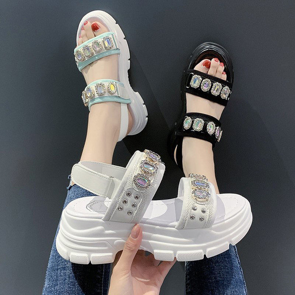 Sandale de dama moderne cu talpa inalta si pietre elementare