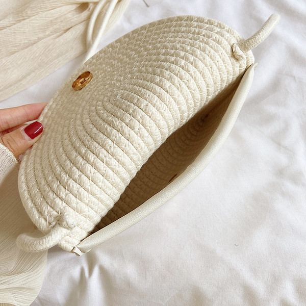 Geantă casual de damă cu elemente florale 3D