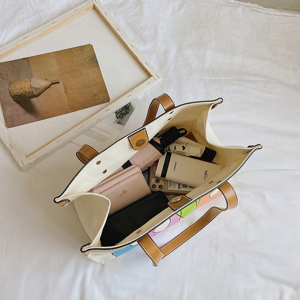 Geantă casual de damă din piele ecologică cu inscripție