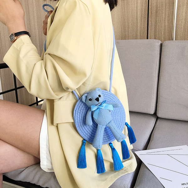 Geanta casual dama cu ciucuri si element 3D