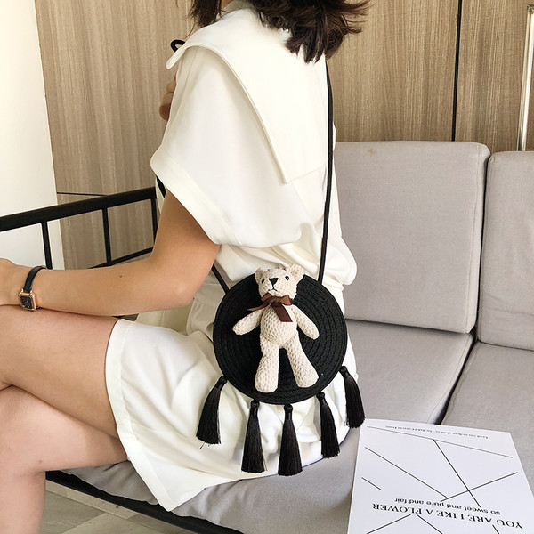 Geanta casual dama cu ciucuri si element 3D