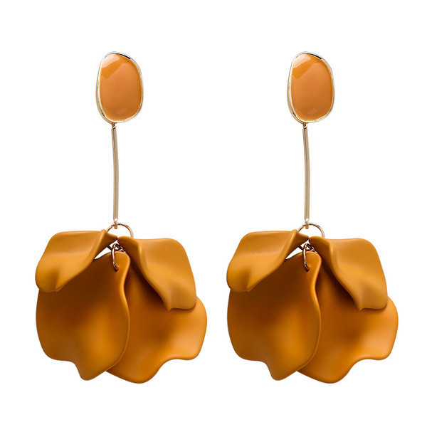 Cercei atârnați pentru femei non-standard