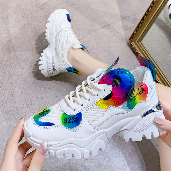 Adidași damă sport-casual cu talpă aspră și șireturi