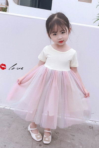 Rochie actuală pentru copii pentru fete cu mâneci scurte și tul colorat