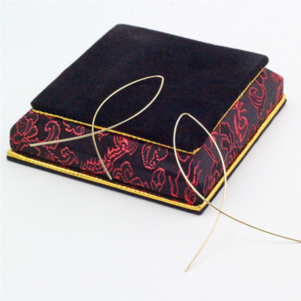 Cercei simpli de dama subtiri