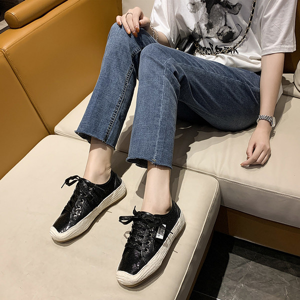 Tenisi moderni de dama cu paiete si talpa plata