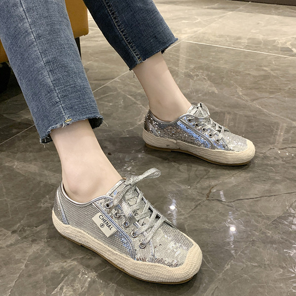 Tenisi moderni de dama cu paiete si talpa plata