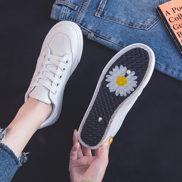 Adidași casual cu șireturi și talpă plată