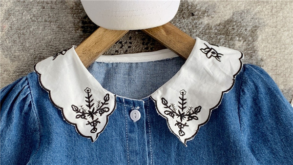 Rochie copii din denim pentru fete model croiat cu maneci lungi si guler