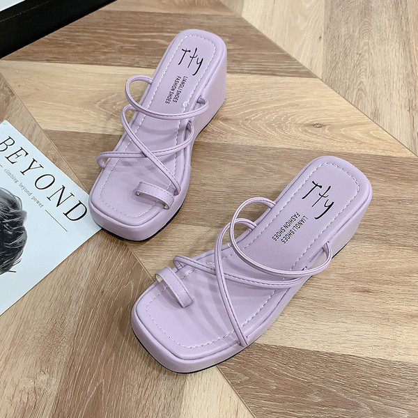 Papuci de dama din piele cu bretele subtiri