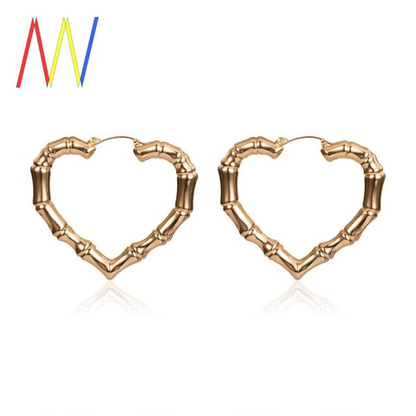 Cercei mari de dama din metal in forma de inima