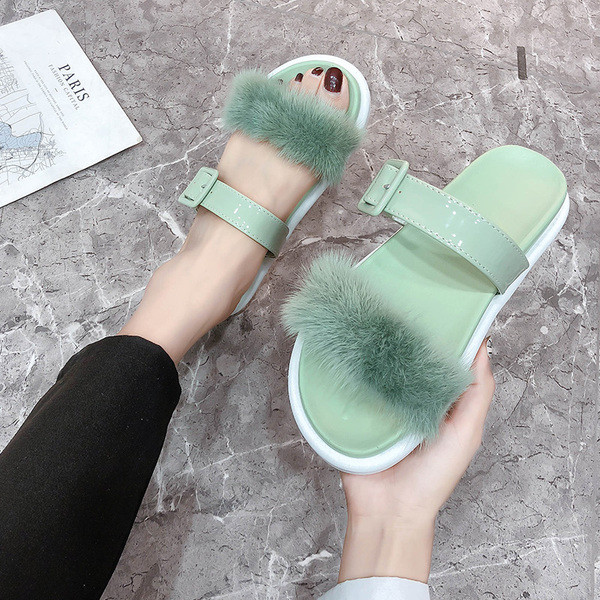 Papuci de damă cu puf și bretele strălucitoare