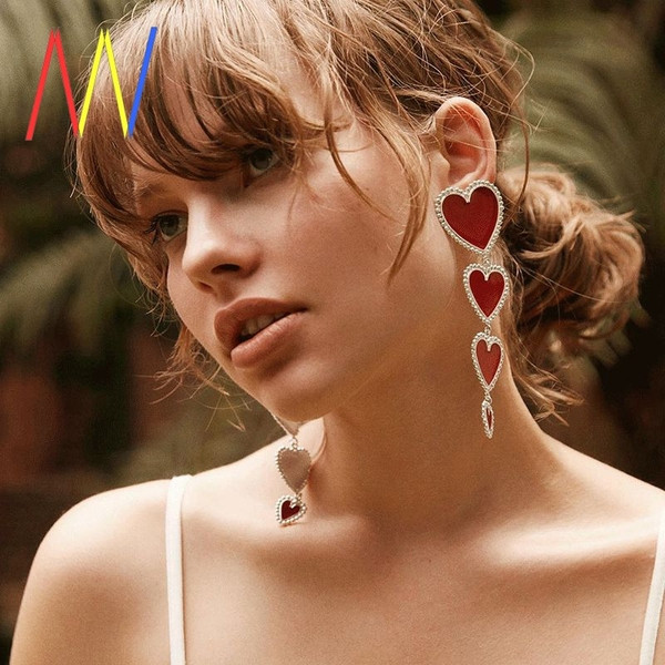Cercei de damă moderni cu inimioare