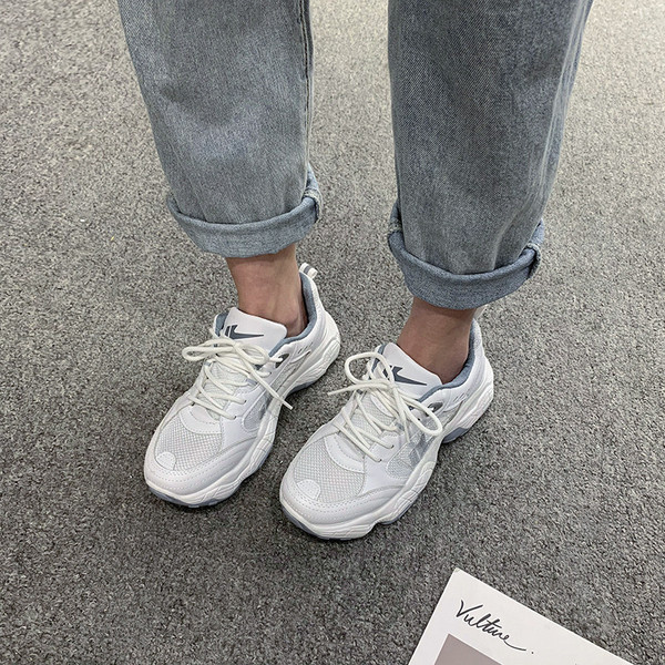 Adidași sport de damă cu talpă aspră în culoarea albă