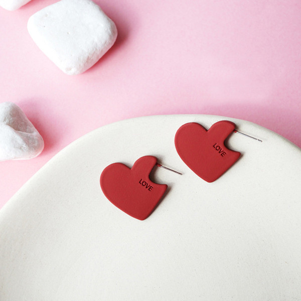 Cercei roșii de damă în formă de inimă