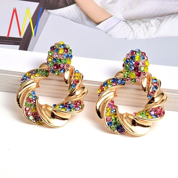 Cercei rotunzi de dama aurii cu pietre colorate