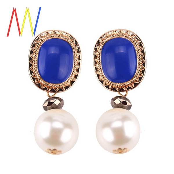 Златисти дамски обеци с големи перли 