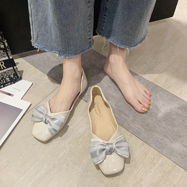 Model nou de pantofi de dama cu panglica si talpa plata