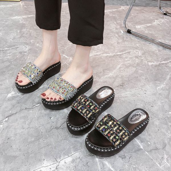 Papuci moderni de dama cu pietre colorate