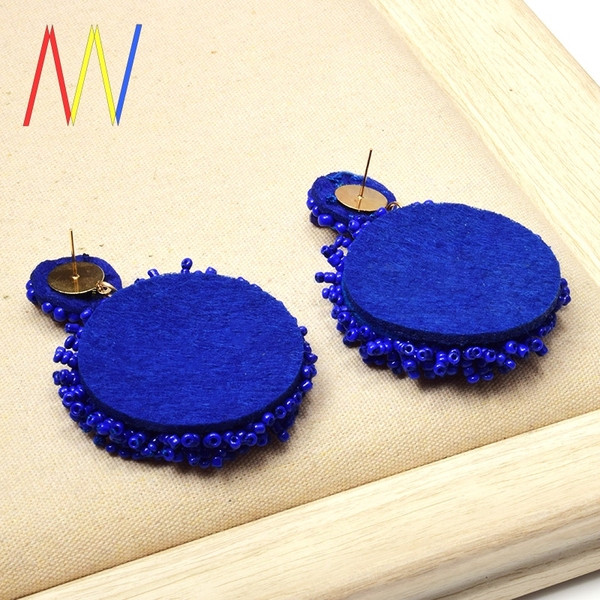 Cercei rotunzi de dama albastri cu margele