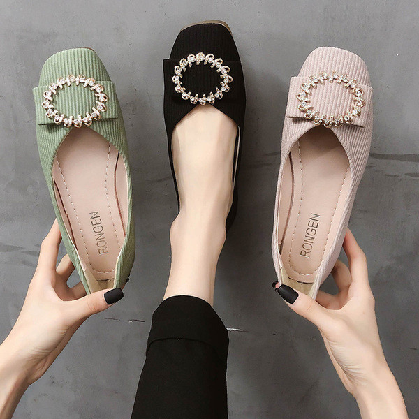 Pantofi moderni de dama cu talpa plate si catarame