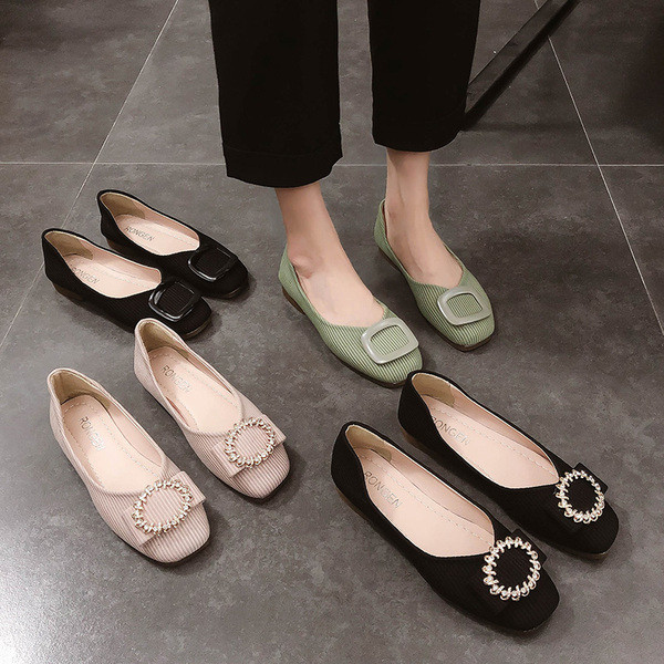 Pantofi moderni de dama cu talpa plate si catarame