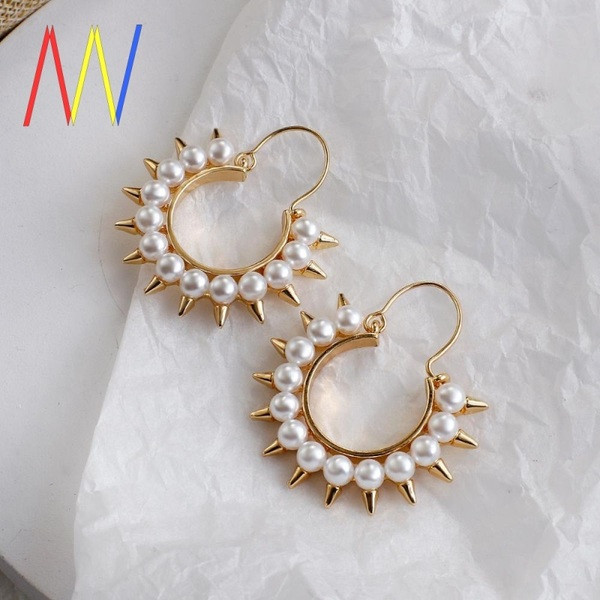 Cercei de dama moderni din aur cu perle