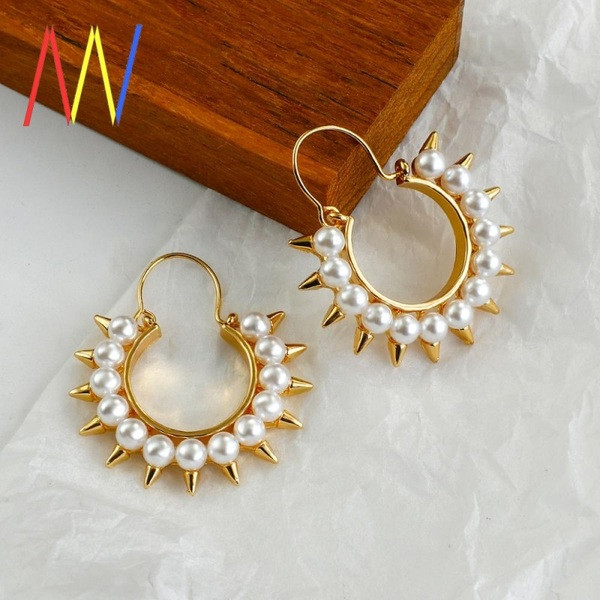 Cercei de dama moderni din aur cu perle