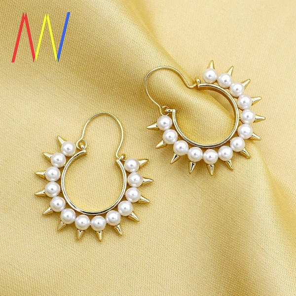 Cercei de dama moderni din aur cu perle