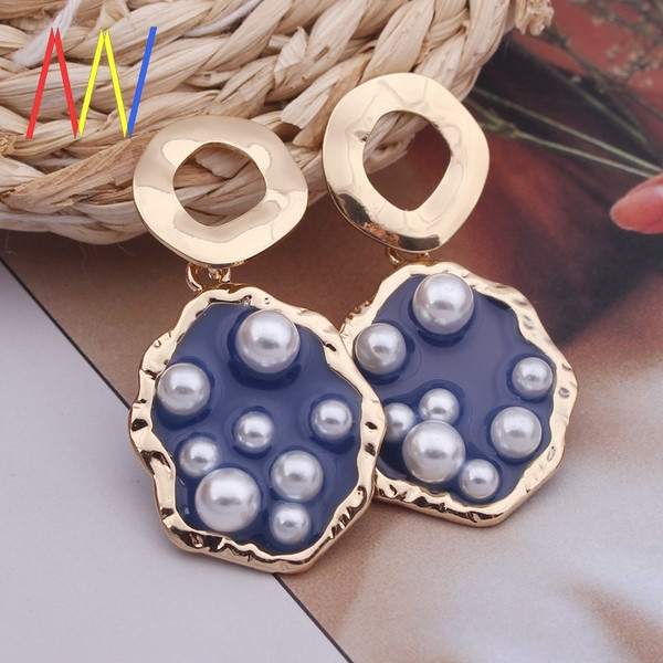 Cercei de damă actuali atârnați cu perle