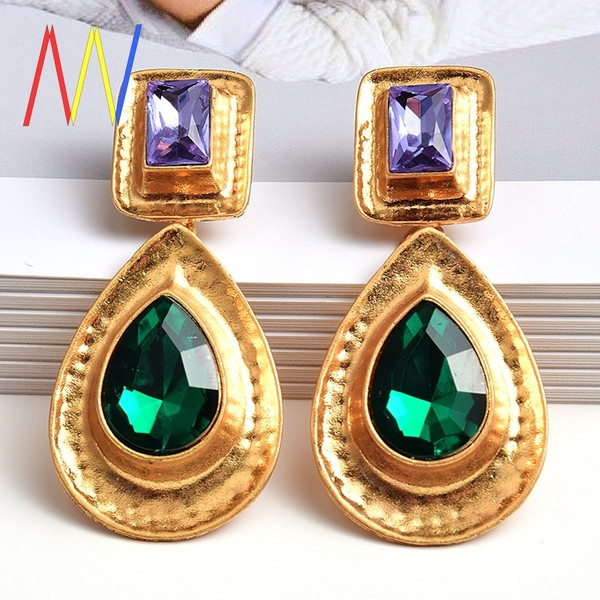 Cercei retro dama aurii cu pietre