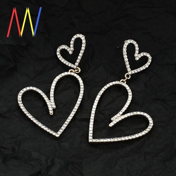 Cercei moderni de dama cu doua inimioare suspendate