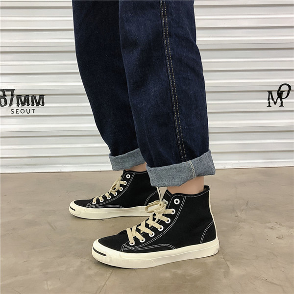 Tenisi de bărbați curați deasupra gleznei, cu talpă plată și șireturi