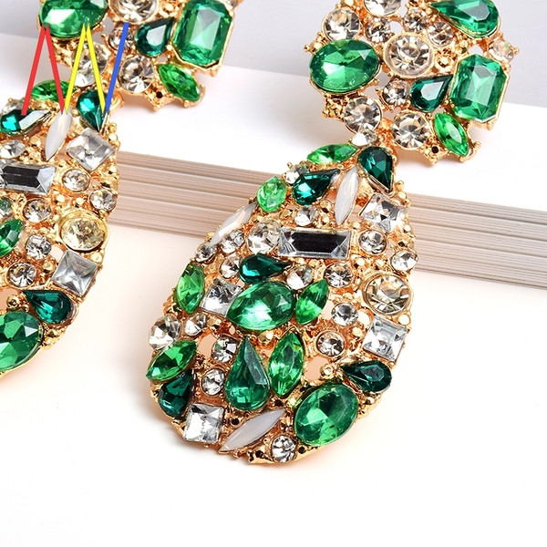 Cercei eleganti de dama in forma de lacrima cu pietre