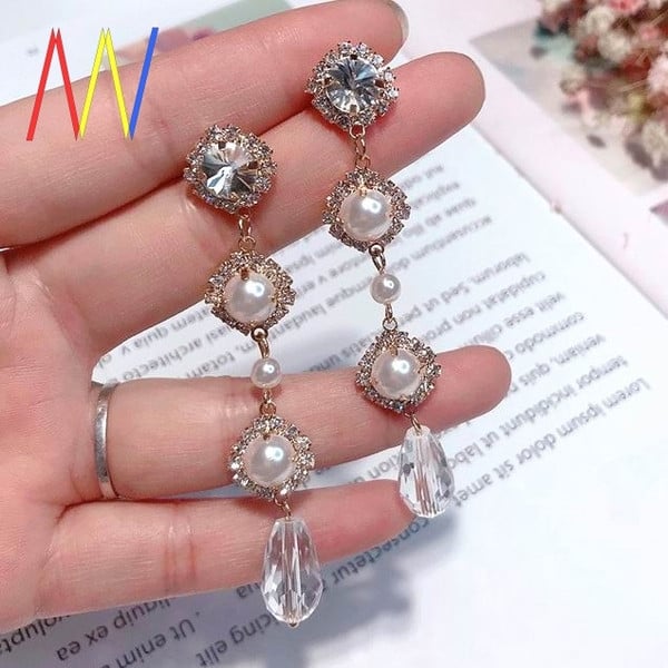 Cercei eleganti de dama cu pietre, perle si elemente din dantela