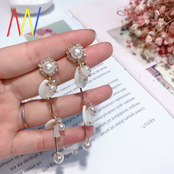 Cercei eleganti de dama cu pietre, perle si elemente din dantela