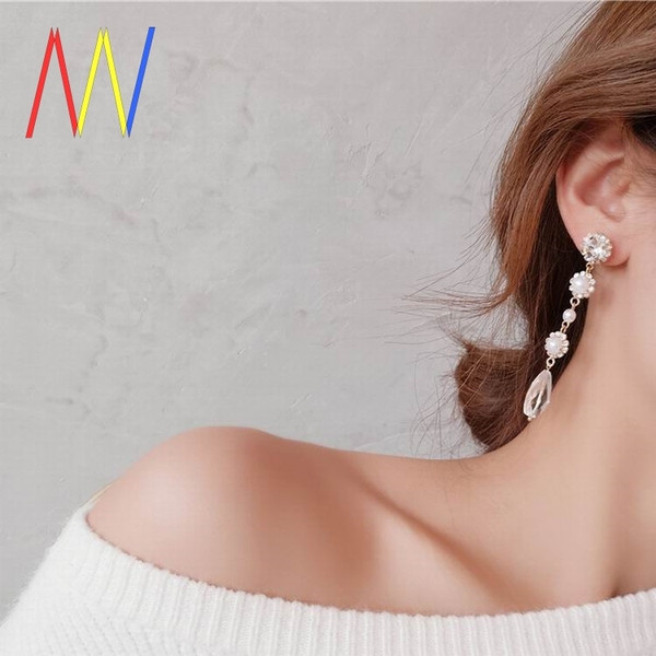 Cercei eleganti de dama cu pietre, perle si elemente din dantela