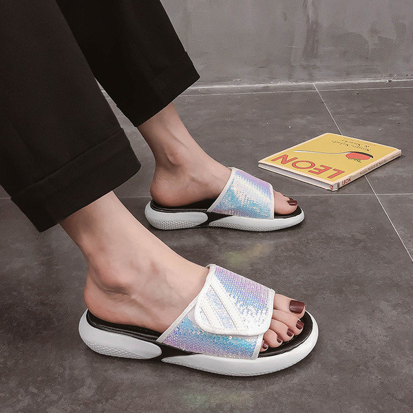 Novi model ženskih papuča na čičak i šljokice