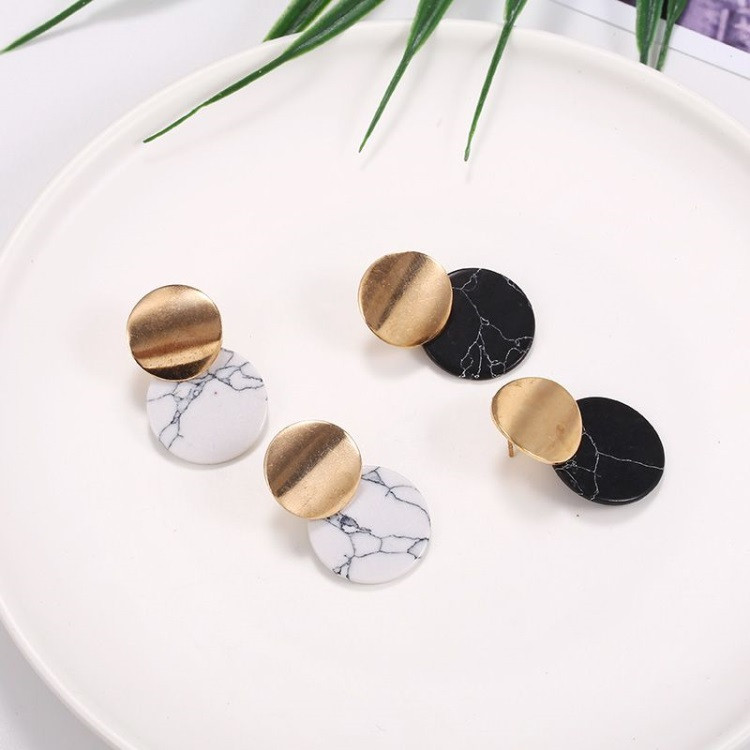 Cercei de dama actuali in forma rotunda