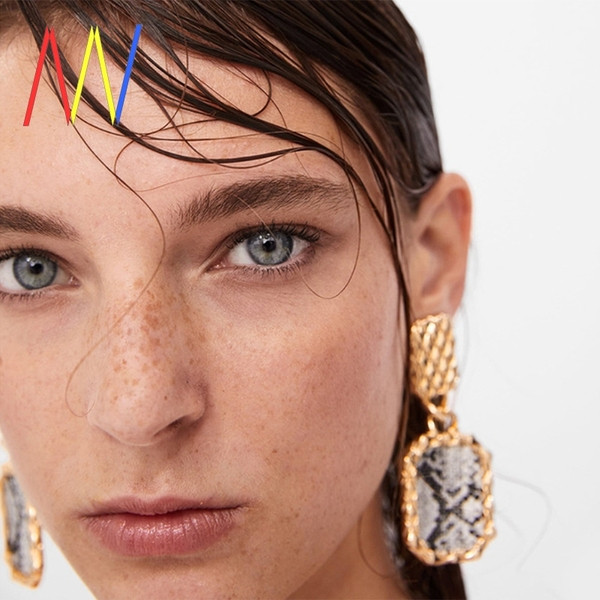 Cercei de dama actuali cu imprimeu animal