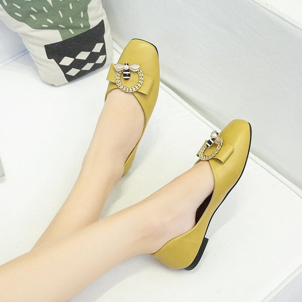 Model nou de pantofi de dama cu catarama